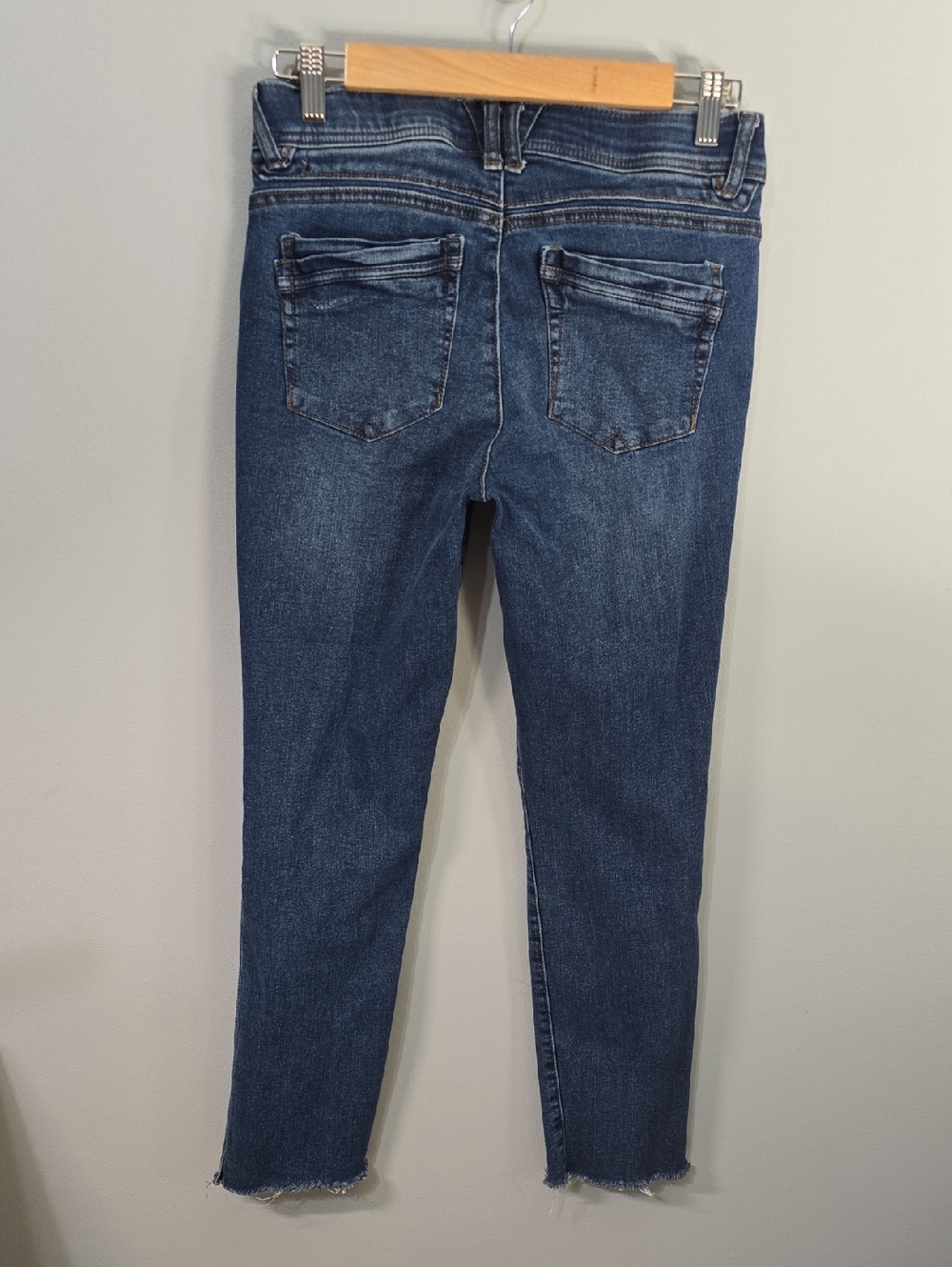 Democracy Jeans Women's Size 4 Blue Distressed Skinny Jeans Raw Cut Frayed Hem - Picture 10 of 16
